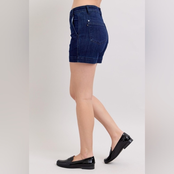 Judy Blue High-Rise Relaxed Boyfriend Dark Jean Mid-length Classic Denim Shorts - Picture 8 of 16